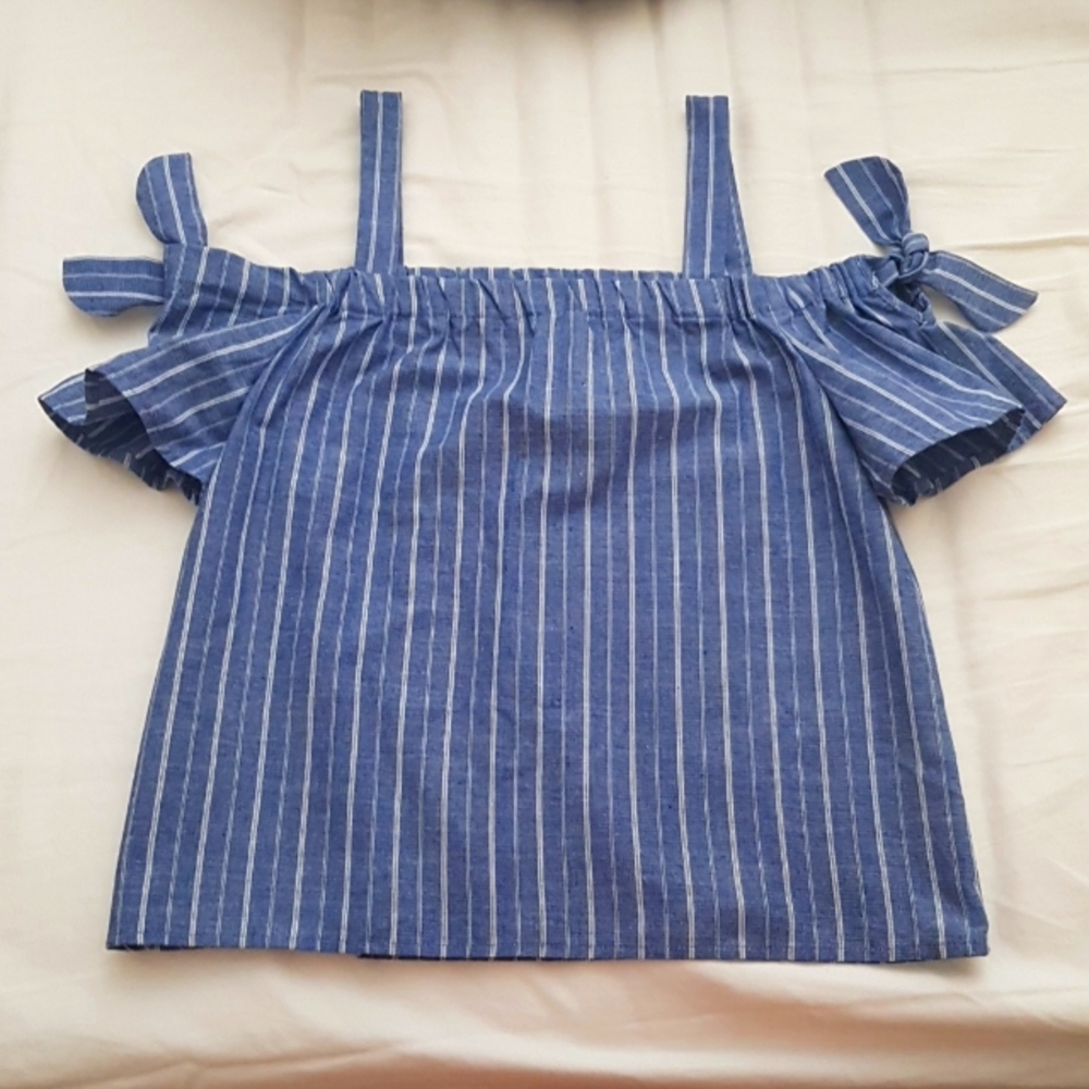 Love Tree cold shoulder top